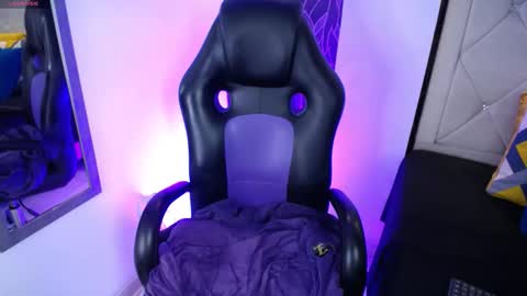 Kat online show from March 5, 4:10 am