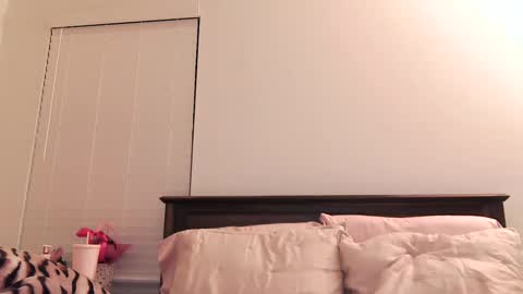 kaelagreen online show from September 18, 6:39 am