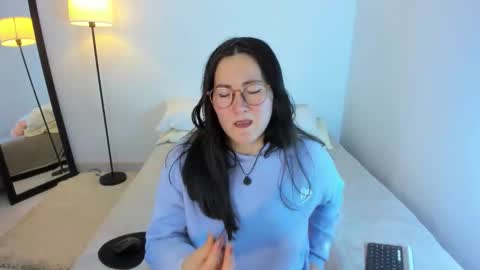 ChloeIndependient model online show from March 7, 2:11 am