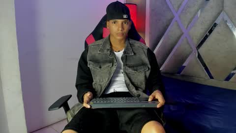 KAI online show from December 3, 3:18 am