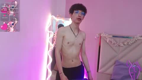 kai_tay1 online show from March 10, 8:35 pm