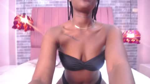 Snapshot of kaiadebayo chatting on December 14, 5:07 am Angie  online show from December 14, 5:07 am