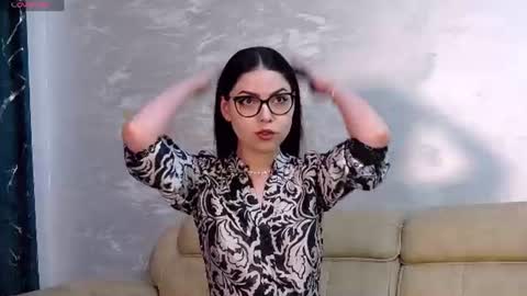 Kaila Lewis online show from June 14, 6:10 pm