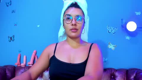 kaira_mosse_ online show from July 8, 11:57 am