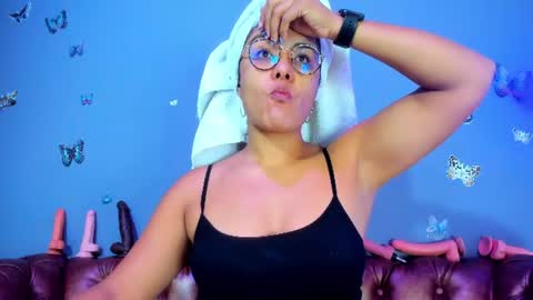 kaira_mosse_ online show from July 2, 11:48 am