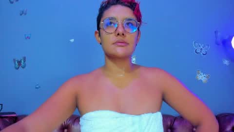 kaira_mosse_ online show from April 28, 11:58 am