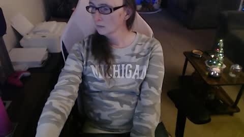 Camprincess331 online show from December 17, 2:51 am