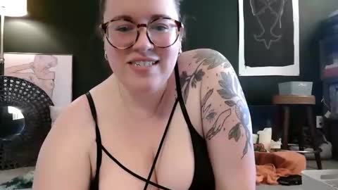 kaitrosss online show from May 4, 7:42 pm