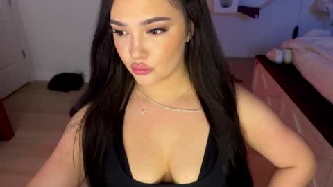 Kali White online show from November 4, 8:37 am