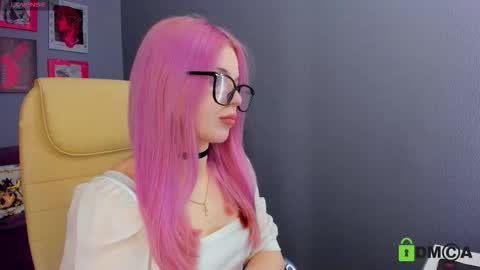 Camilla online show from March 8, 3:16 pm