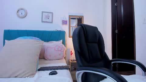 Kamilalopez online show from July 17, 8:33 pm