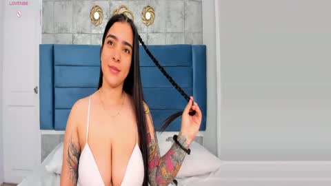 Kamila Betancourt online show from May 15, 4:25 pm