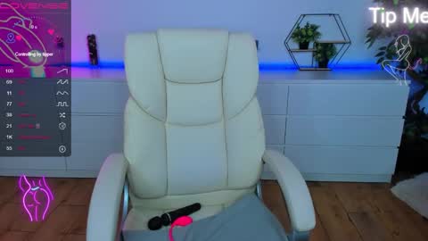 kamilahot25 online show from November 11, 7:16 pm