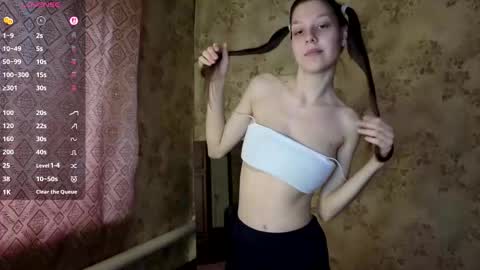 Mari  Simmons online show from March 8, 1:50 am