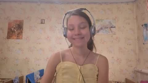 Mari  Simmons online show from October 2, 7:18 am