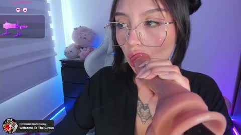 Hanny online show from November 6, 6:00 pm