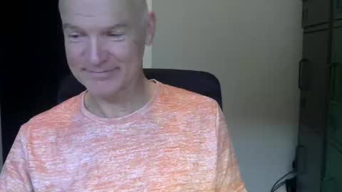 Robbie online show from May 6, 4:51 am