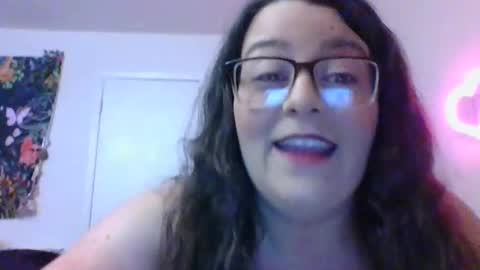 Snapshot of karamelbaby89 chatting on December 5, 2:47 am karamelbaby89 online show from December 5, 2:47 am