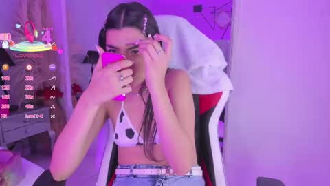 Karely online show from April 28, 3:05 pm