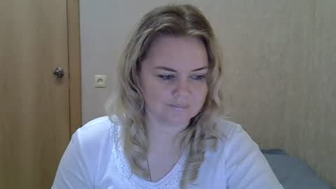 karennelsonx online show from July 12, 12:19 pm