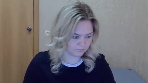 karennelsonx online show from April 23, 12:29 pm