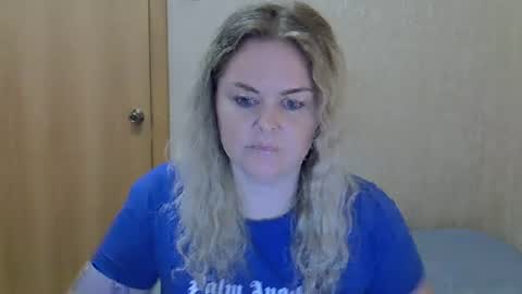 karennelsonx online show from July 17, 12:18 pm