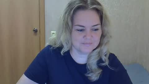 karennelsonx online show from July 18, 12:29 pm