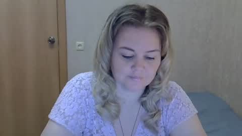 karennelsonx online show from July 31, 1:34 pm