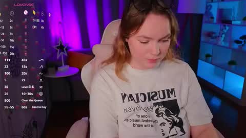 Snapshot of kari_lunna chatting on September 19, 4:16 am Karoline online show from September 19, 4:16 am