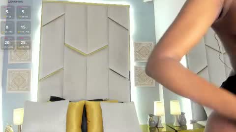 karinaacox online show from July 30, 12:06 pm