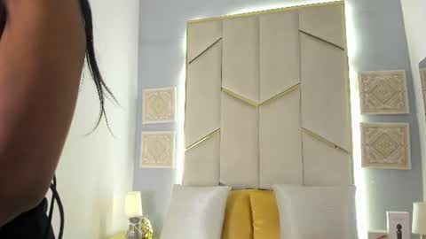 karinaacox online show from July 18, 12:40 pm