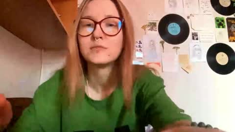 Karina online show from April 25, 1:41 pm