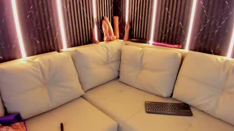 KarinaSimonz online show from March 13, 3:54 am