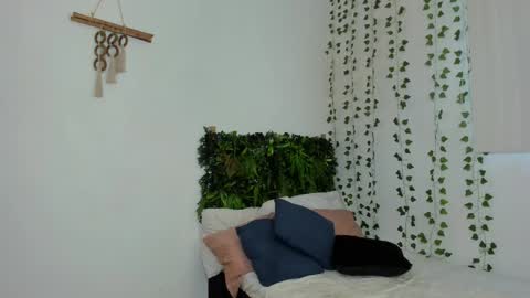 Karlye online show from February 11, 11:31 am