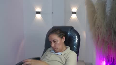 KARLYE online show from November 28, 2:52 am