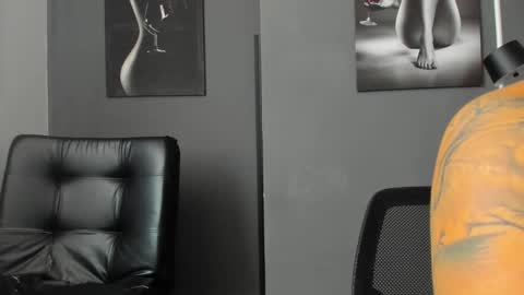   online show from November 7, 4:42 pm