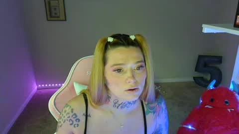 karmathevixen0304 online show from July 3, 6:56 pm