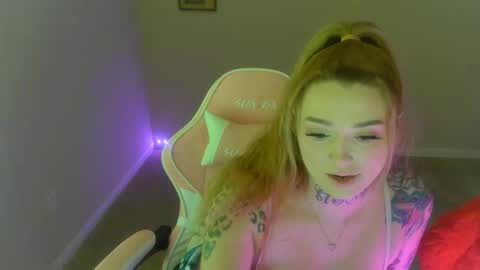karmathevixen0304 online show from April 29, 5:30 pm