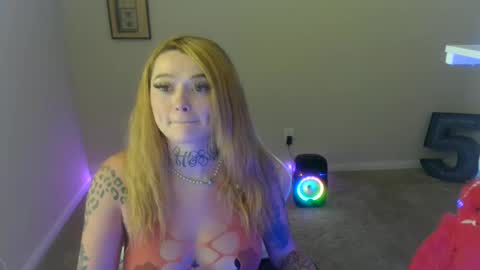 karmathevixen0304 online show from May 23, 6:48 pm