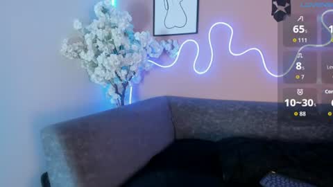 karo_linee online show from June 23, 12:22 pm