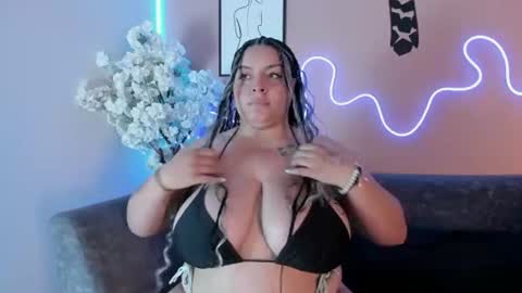 karo_linee online show from June 22, 12:12 pm