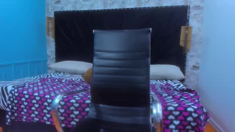 Snapshot of karol_messy chatting on October 6, 2:35 pm Karol online show from October 6, 2:35 pm