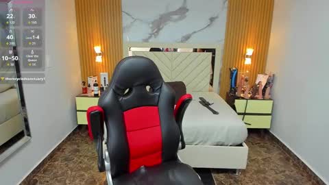 Karol and Luna online show from October 18, 8:02 pm