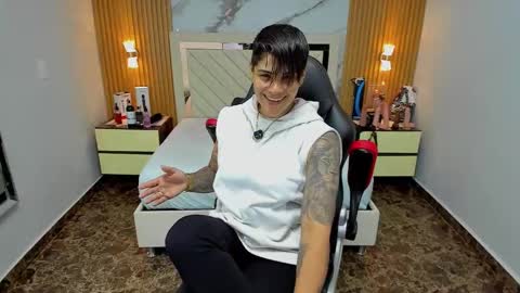 Karol and Luna online show from November 16, 8:33 pm