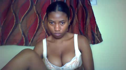 karoliee online show from June 18, 9:14 am