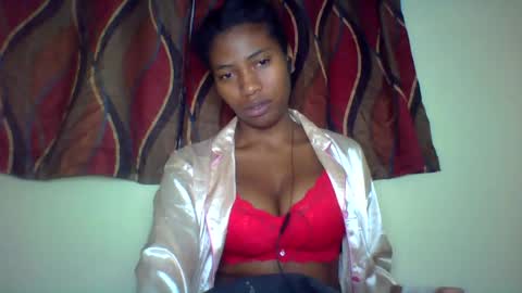 karoliee online show from June 28, 1:40 pm