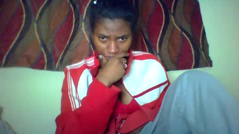 karoliee online show from July 19, 4:42 pm