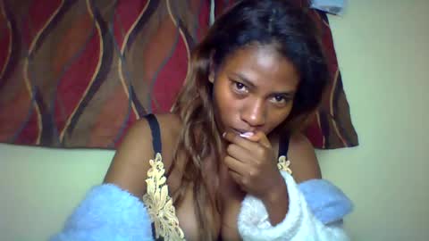 karoliee online show from August 3, 2:34 pm