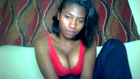karoliee online show from June 15, 11:02 am