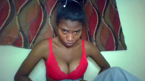 karoliee online show from July 20, 2:30 pm